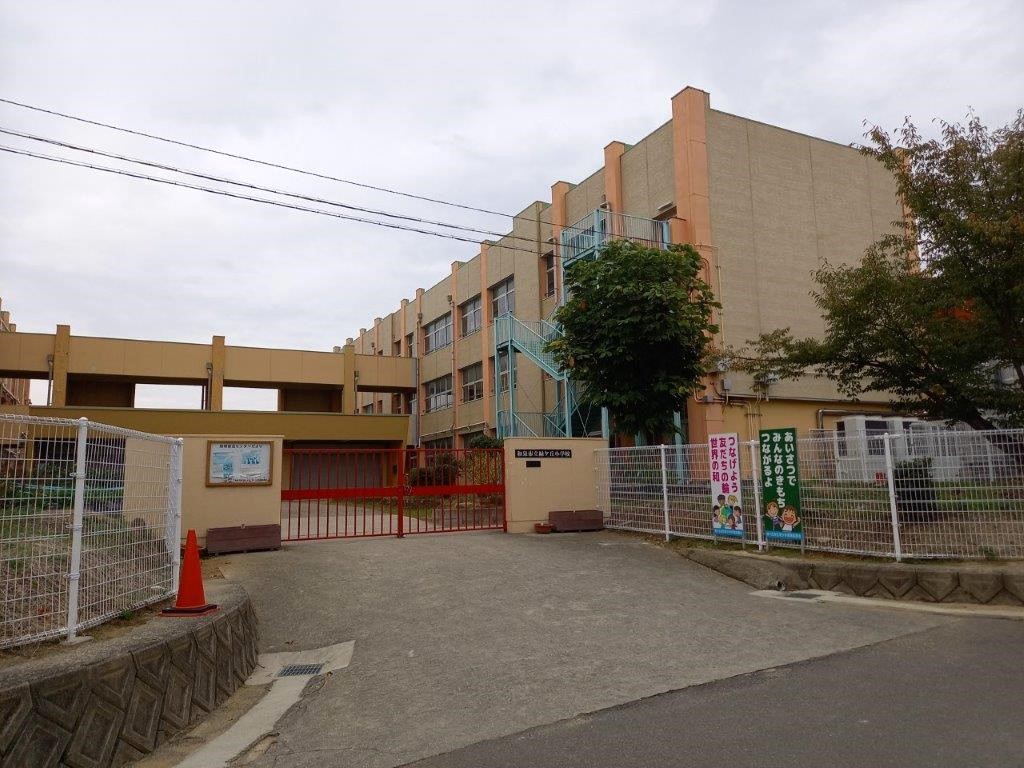 緑ケ丘小学校(周辺) 緑ケ丘小学校(周辺)