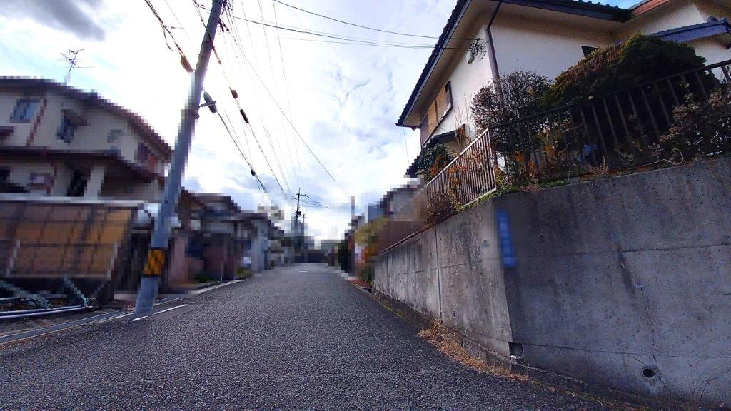 南東側道路(周辺) 南東側道路(周辺)