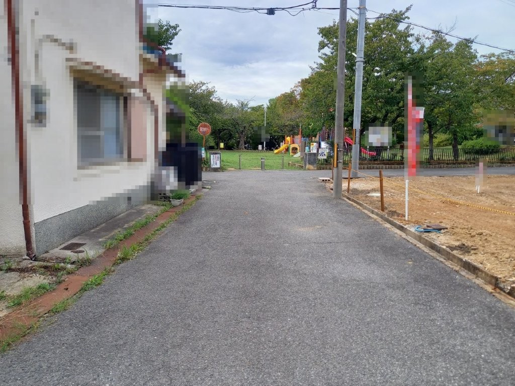 南東側道路(周辺) 南東側道路(周辺)