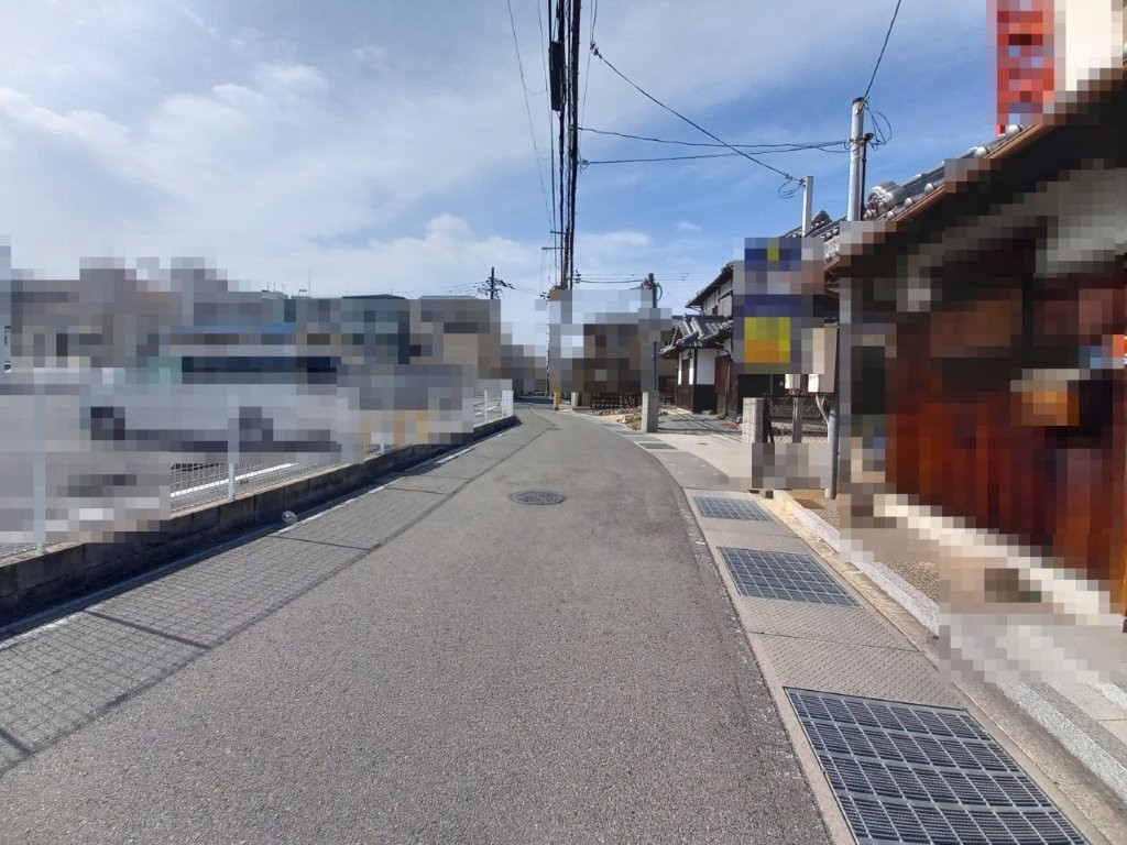 南東側道路(周辺) 南東側道路(周辺)