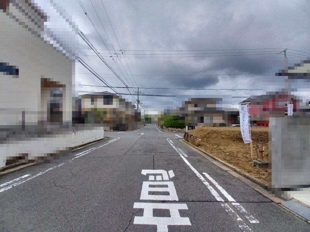 南東側道路(周辺) 南東側道路(周辺)
